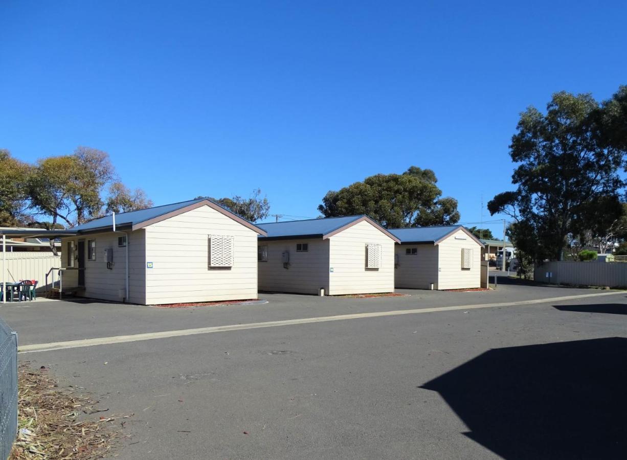 Moonta Bay Cabins Motel Port Moonta Esterno foto