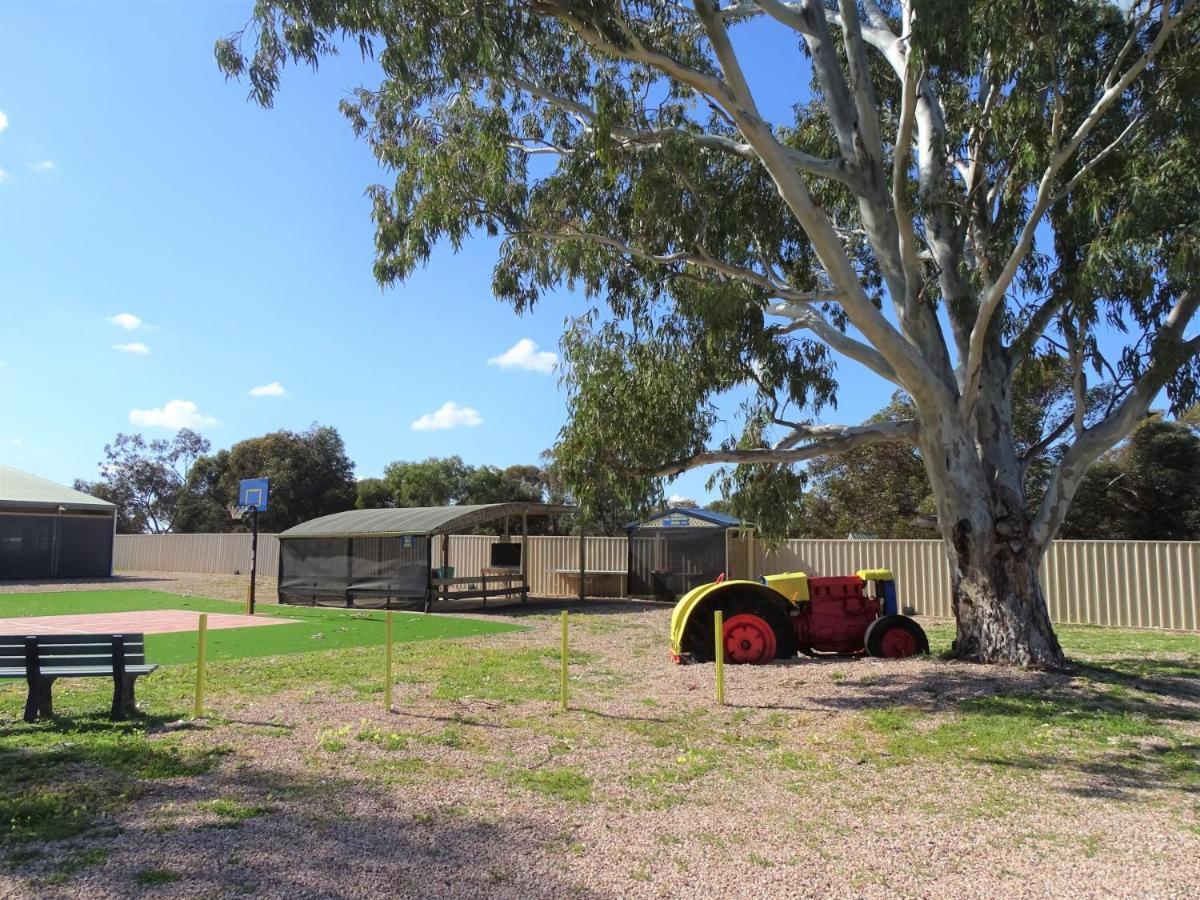 Moonta Bay Cabins Motel Port Moonta Esterno foto