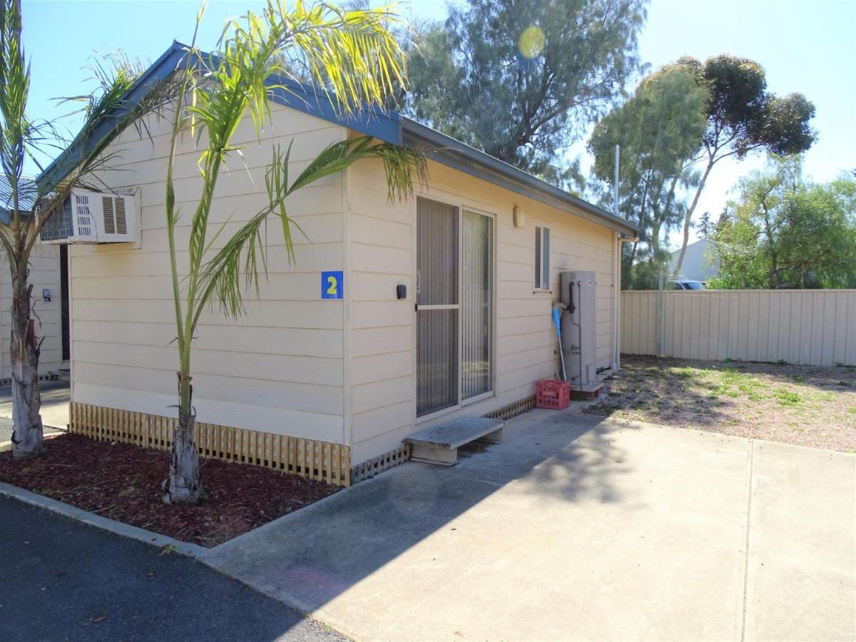 Moonta Bay Cabins Motel Port Moonta Esterno foto