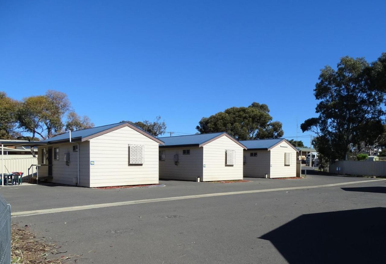 Moonta Bay Cabins Motel Port Moonta Esterno foto